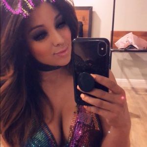 Meet your Posher, Yanin